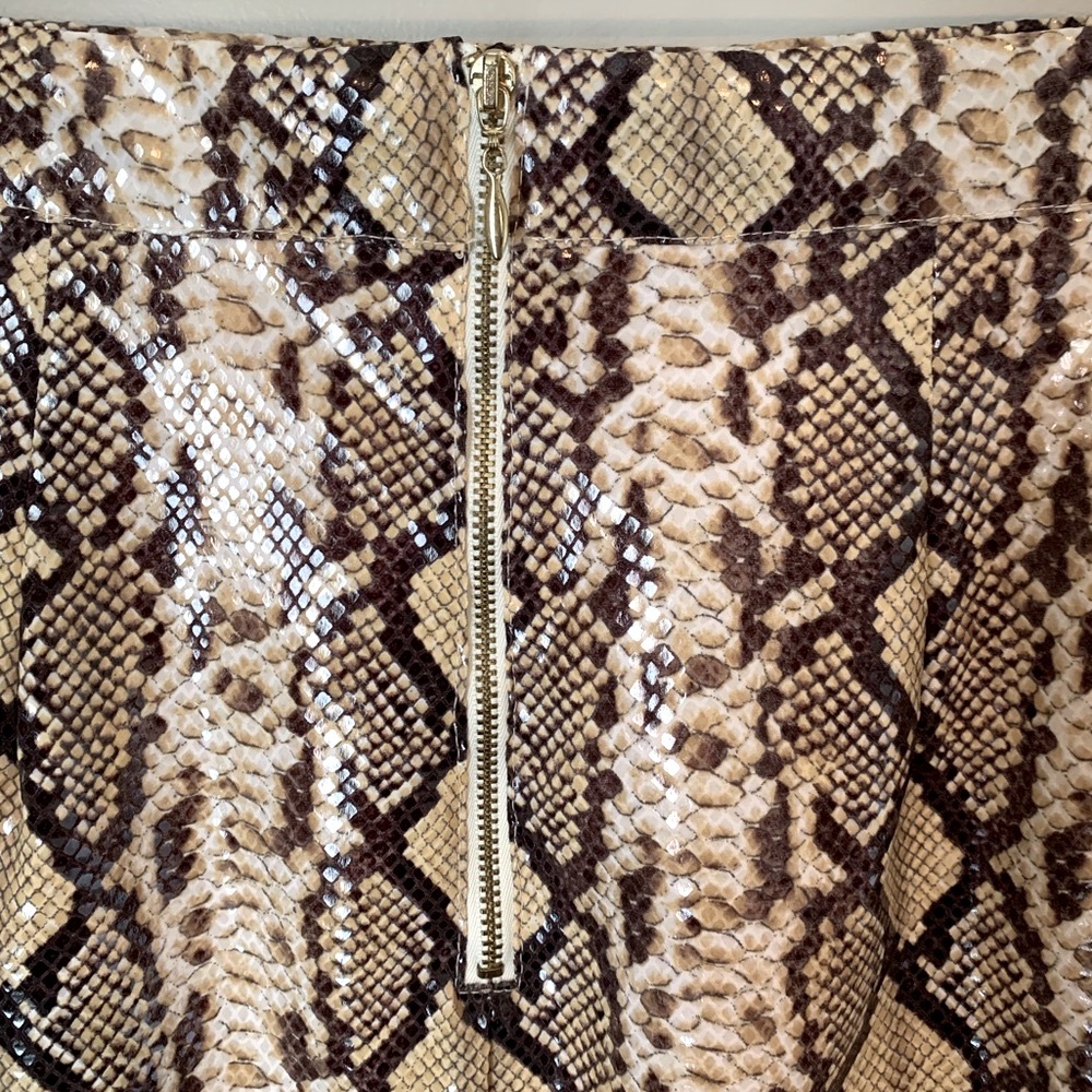 Guess by Marciano size 6 crocodile skirt - Picture 9 of 14